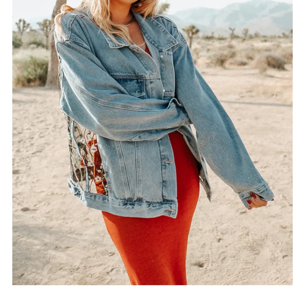 GAP/Trendy & Tipsy Vintage Light Blue Denim Jacket w/ Embroidery